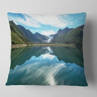 Designart Svartisen Glacier u Norveškoj - pejzažni štampani jastuk-18x18